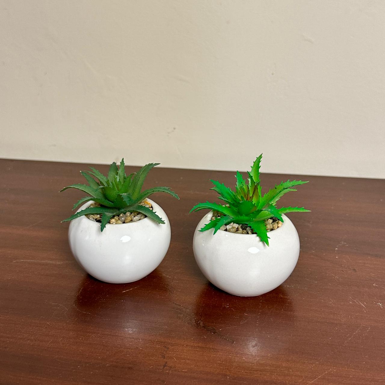 White Mini Pots Set of 4